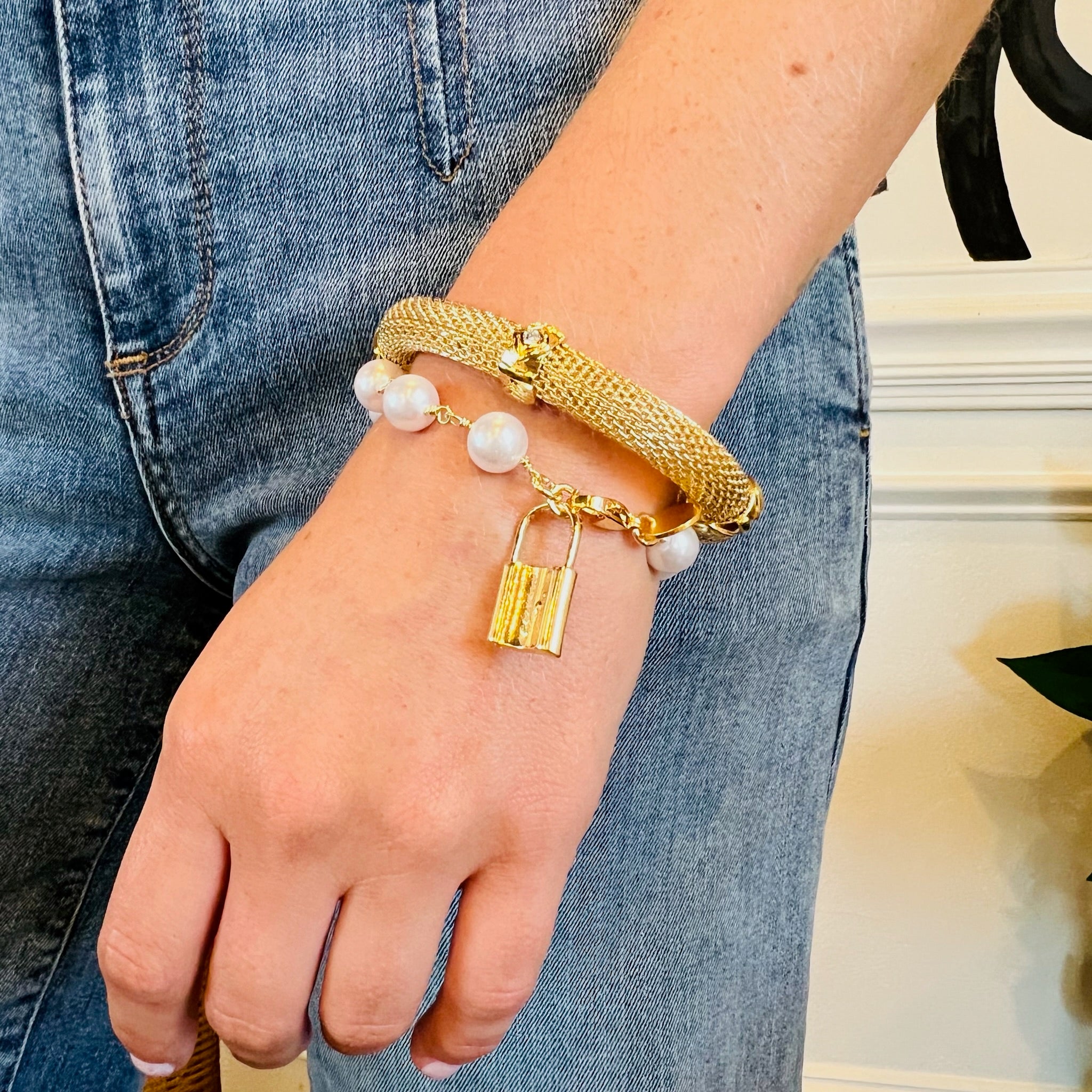 Mesh Evil Eye Gold Bracelet Signature Magnetic Clasp