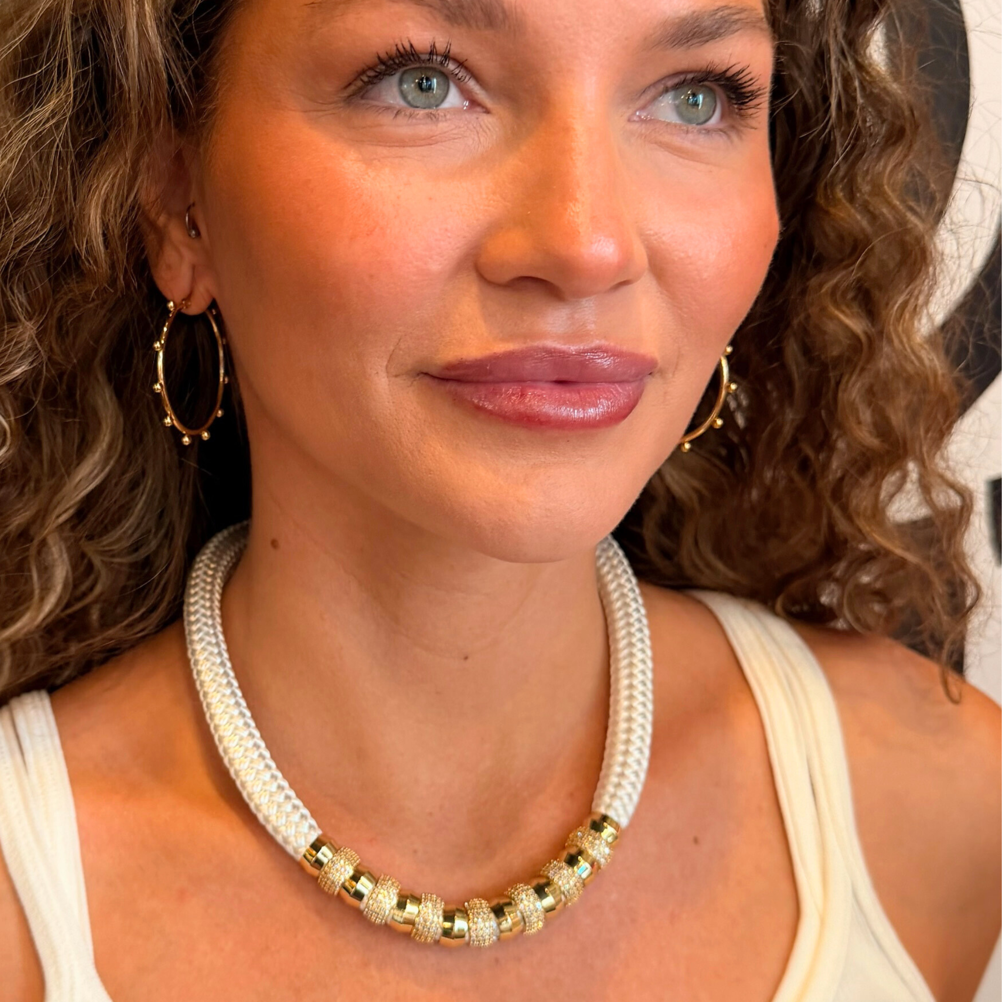 SkinnyLuxeNecklace-White-onmodel