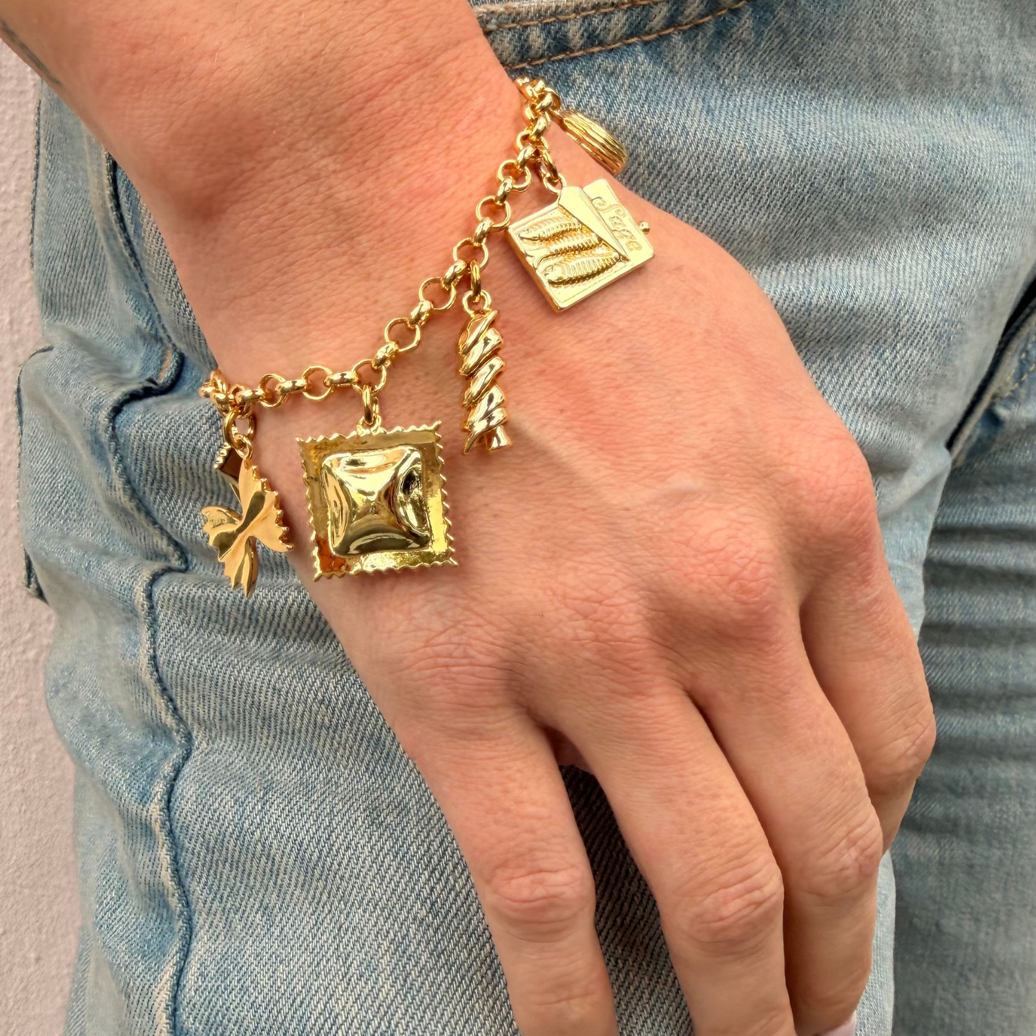 That_sAmoreBracelet-onmodel