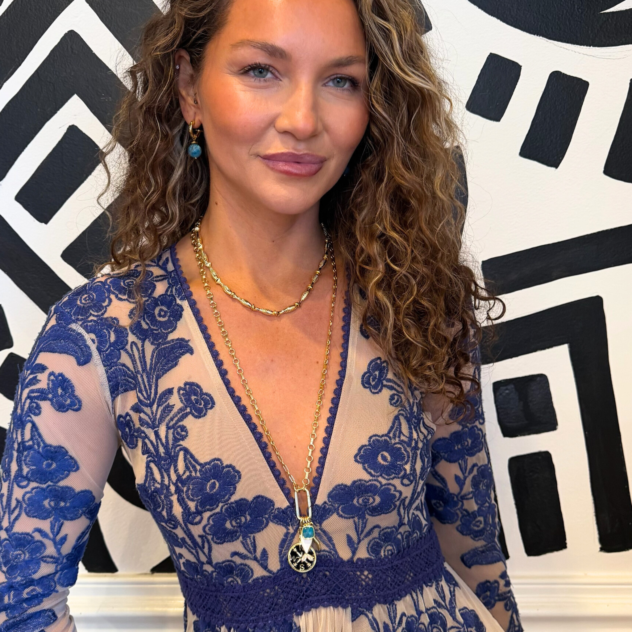 WAYFARERNecklace on model