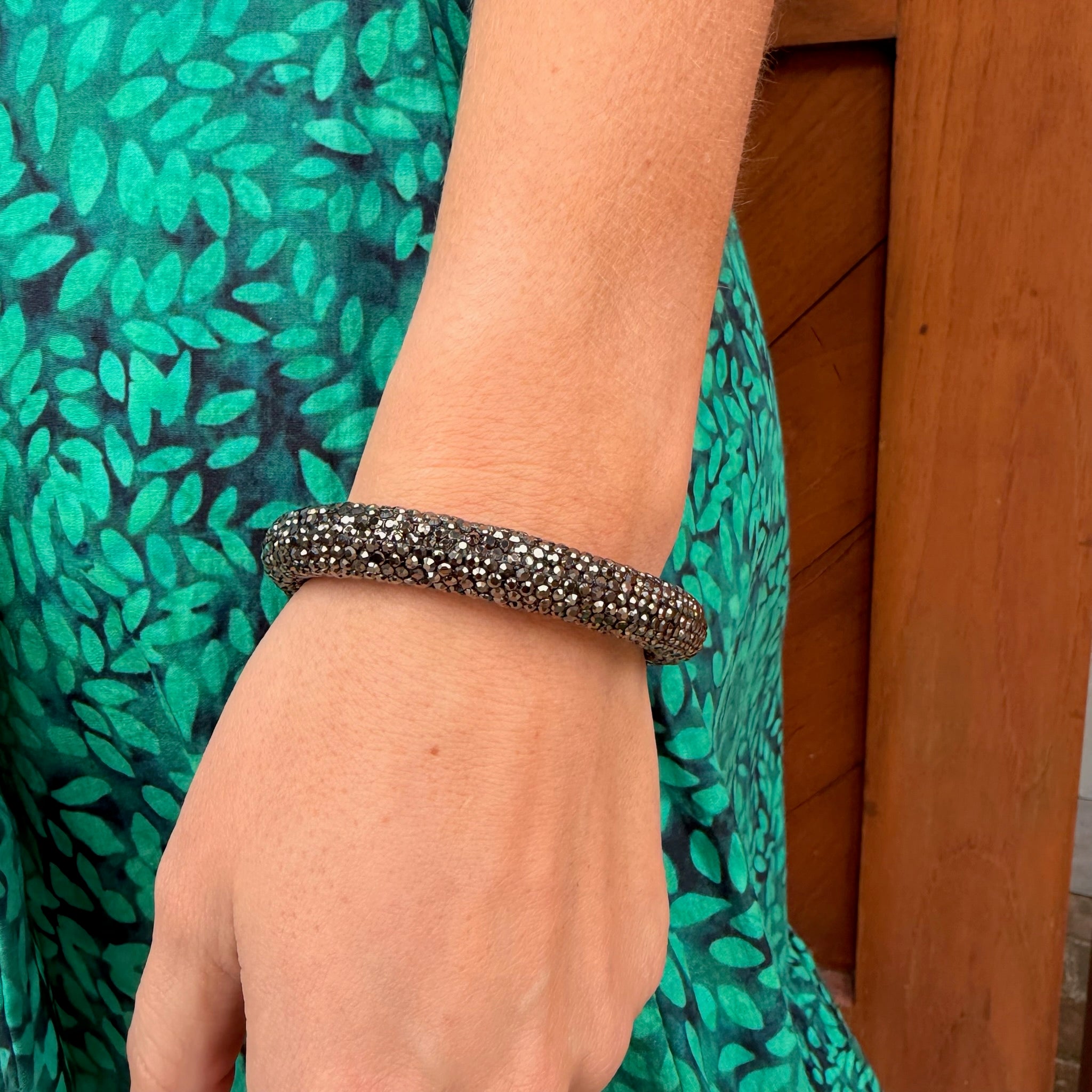 BlackSparkleBracelet-on model