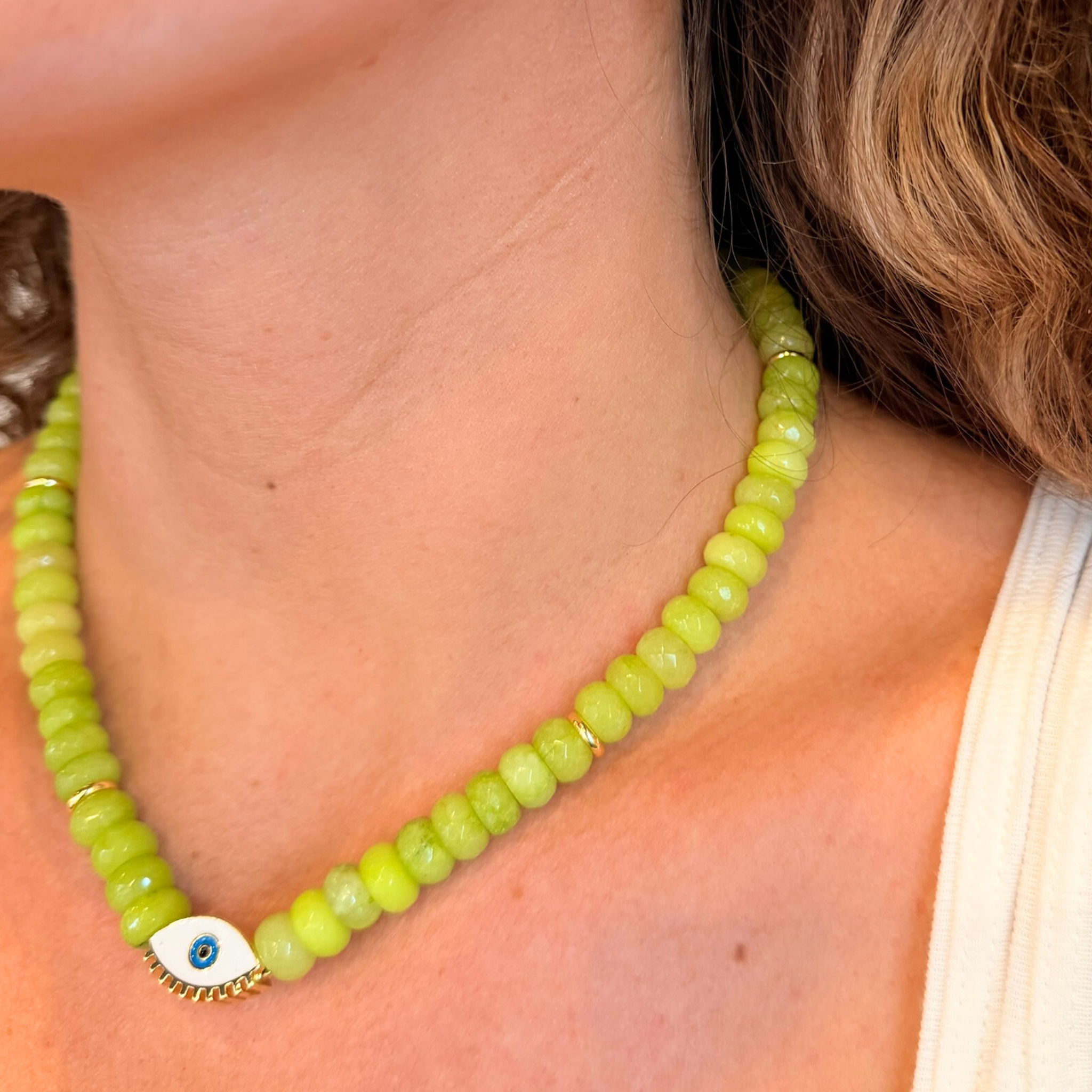 BytheSeaNecklace-Verde-onmodel