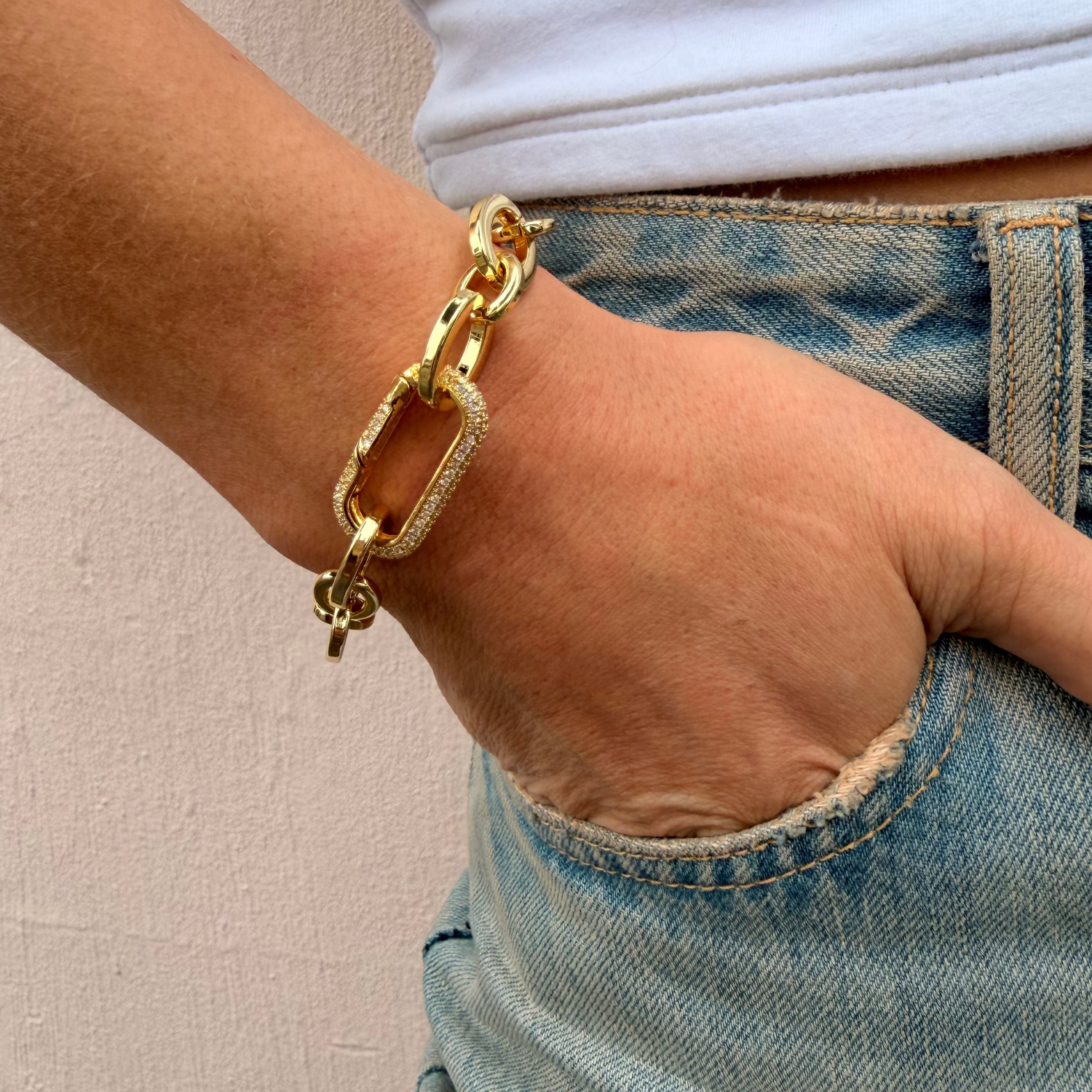 ChunkyOvalBracelet-Rhinestone-onmodel