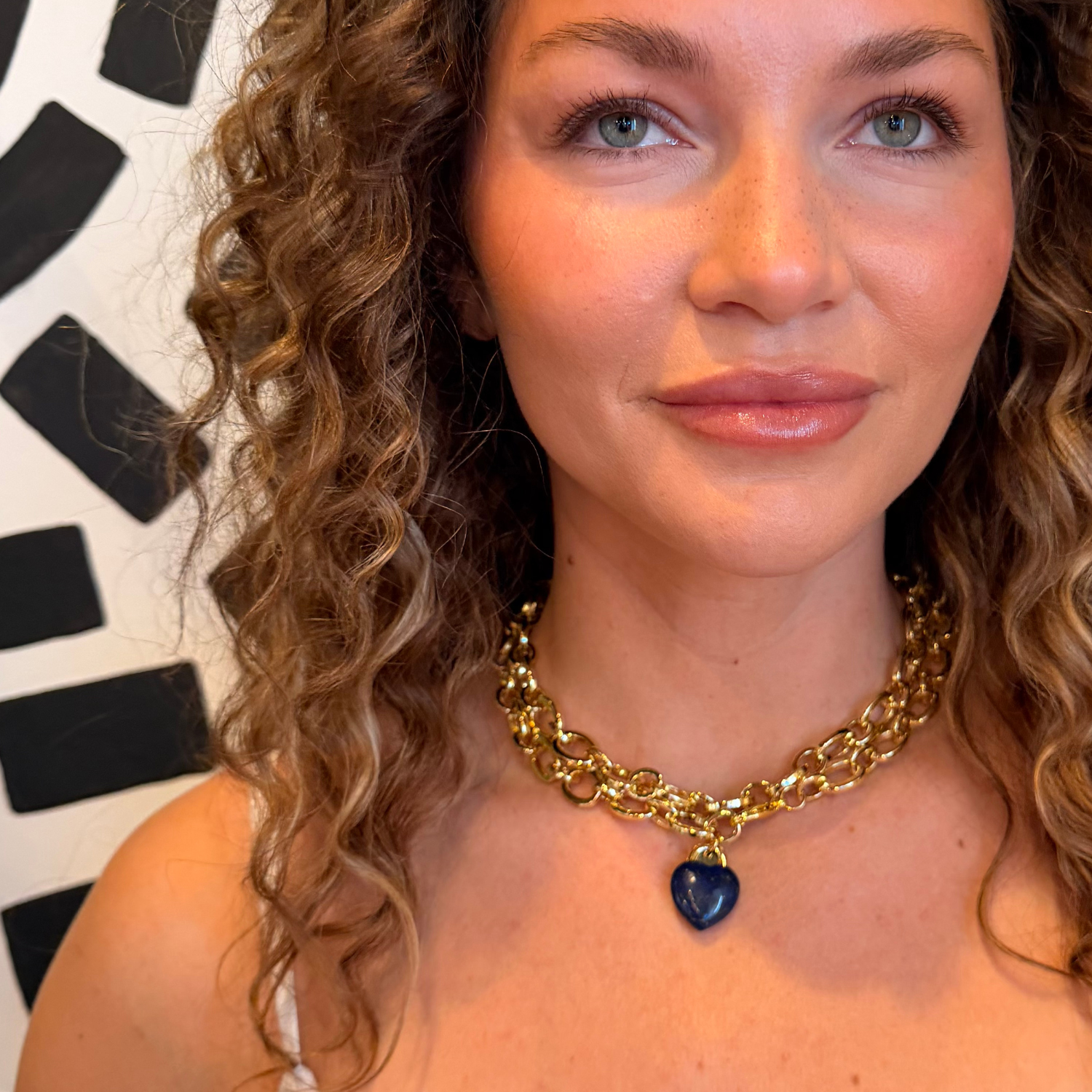 ChunkyOvalNecklace-Lapis-onmodel