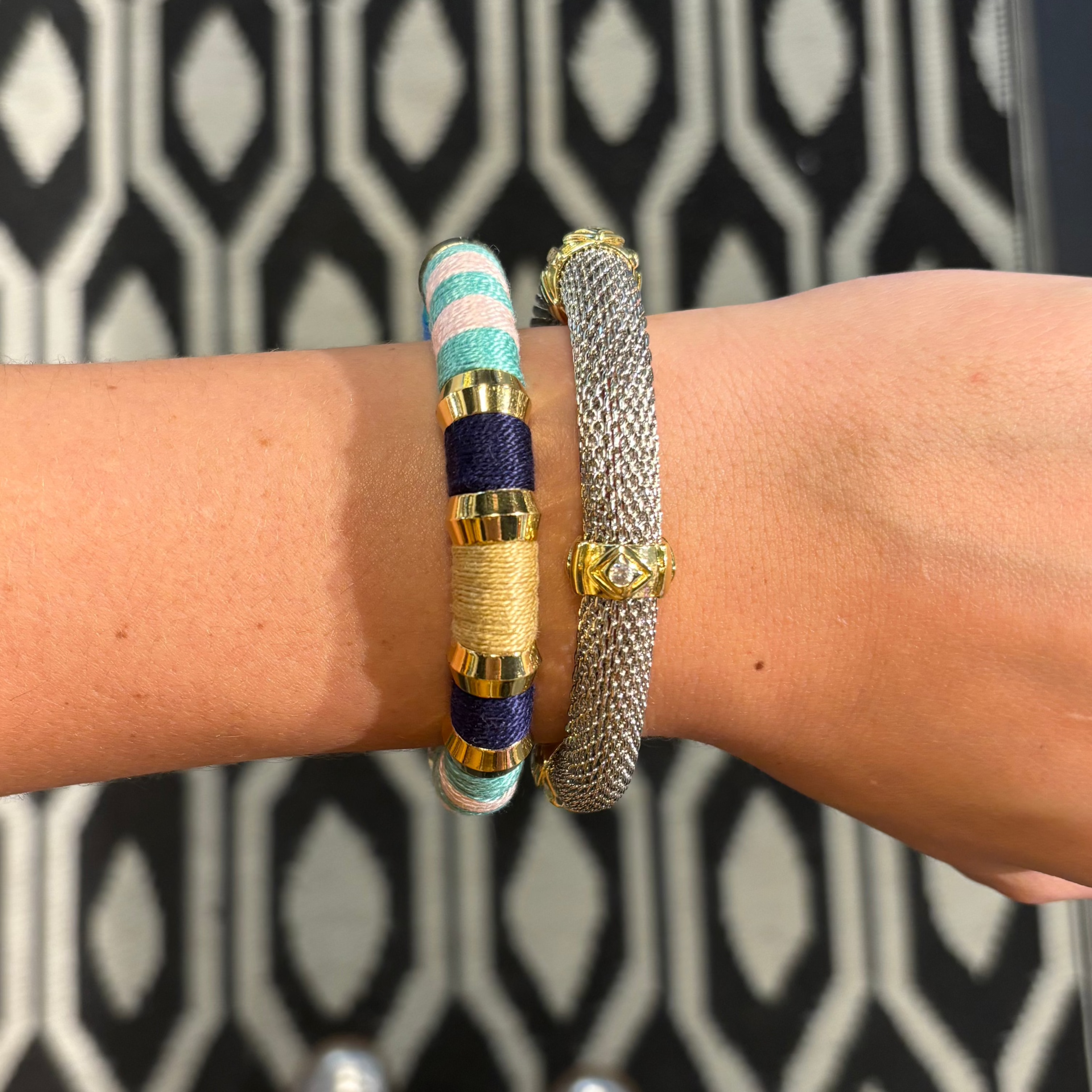 Colorblock Seaside Bracelet Signature Magnetic Clasp