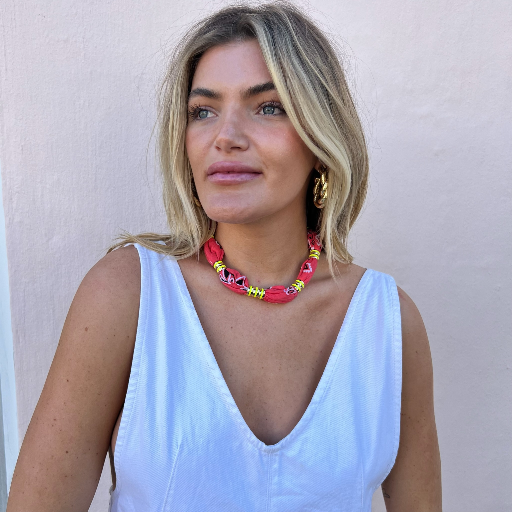 Coral_Bandana_Necklace_Signature_Magnetic_Clasp