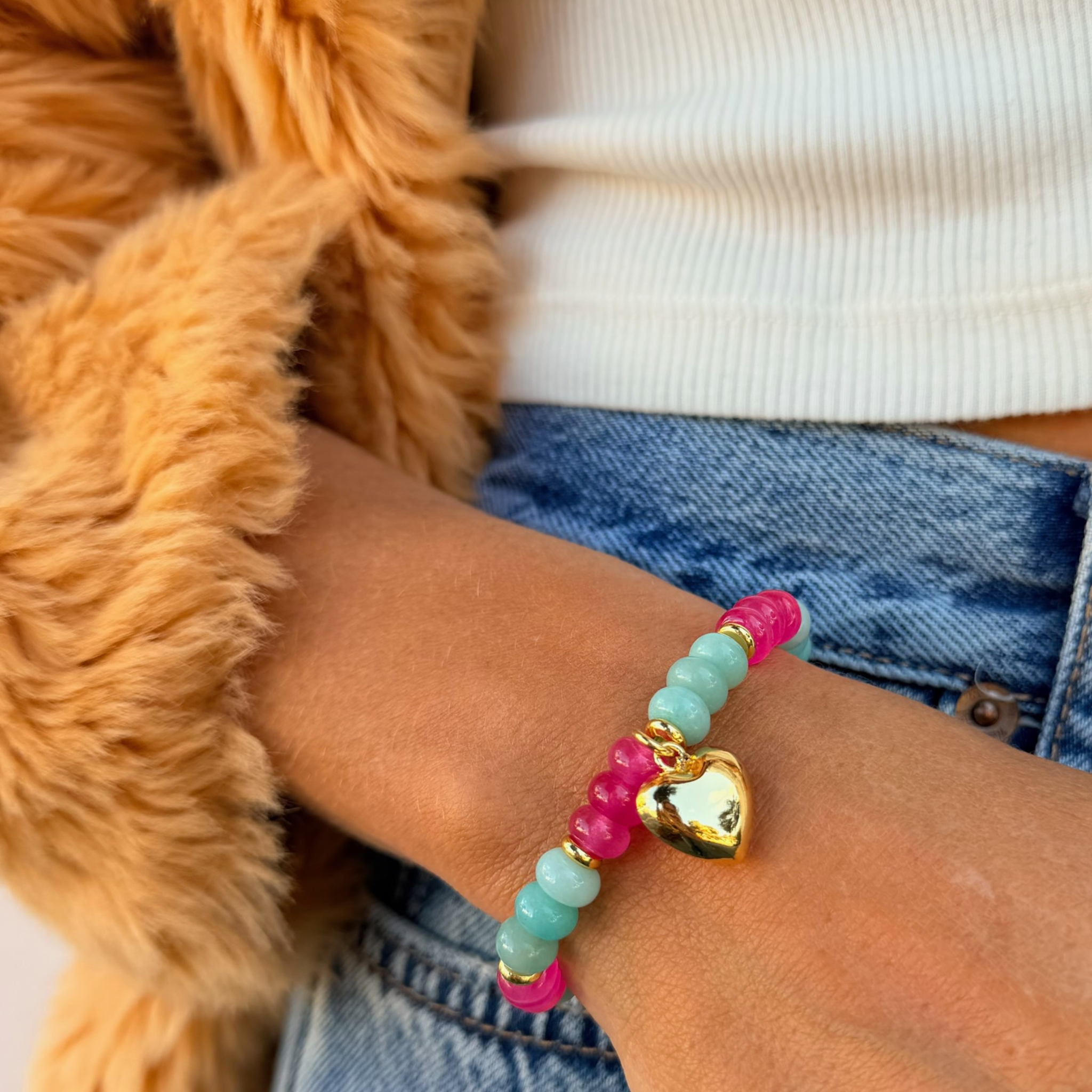 Gem_Bracelet_with_heart_-_Island-on_model