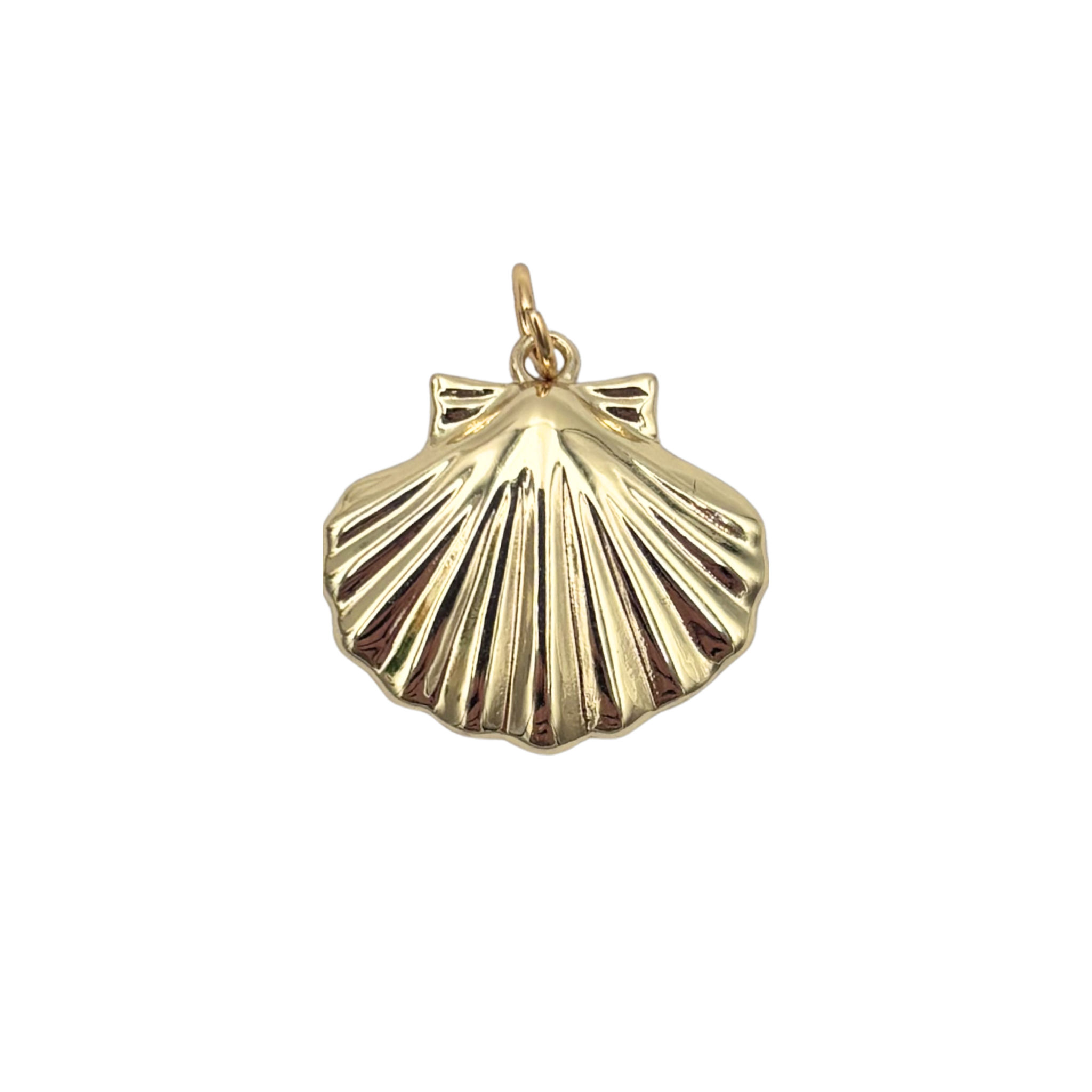 Gold scallop shell charm with ribbed detail by HOLST+LEE