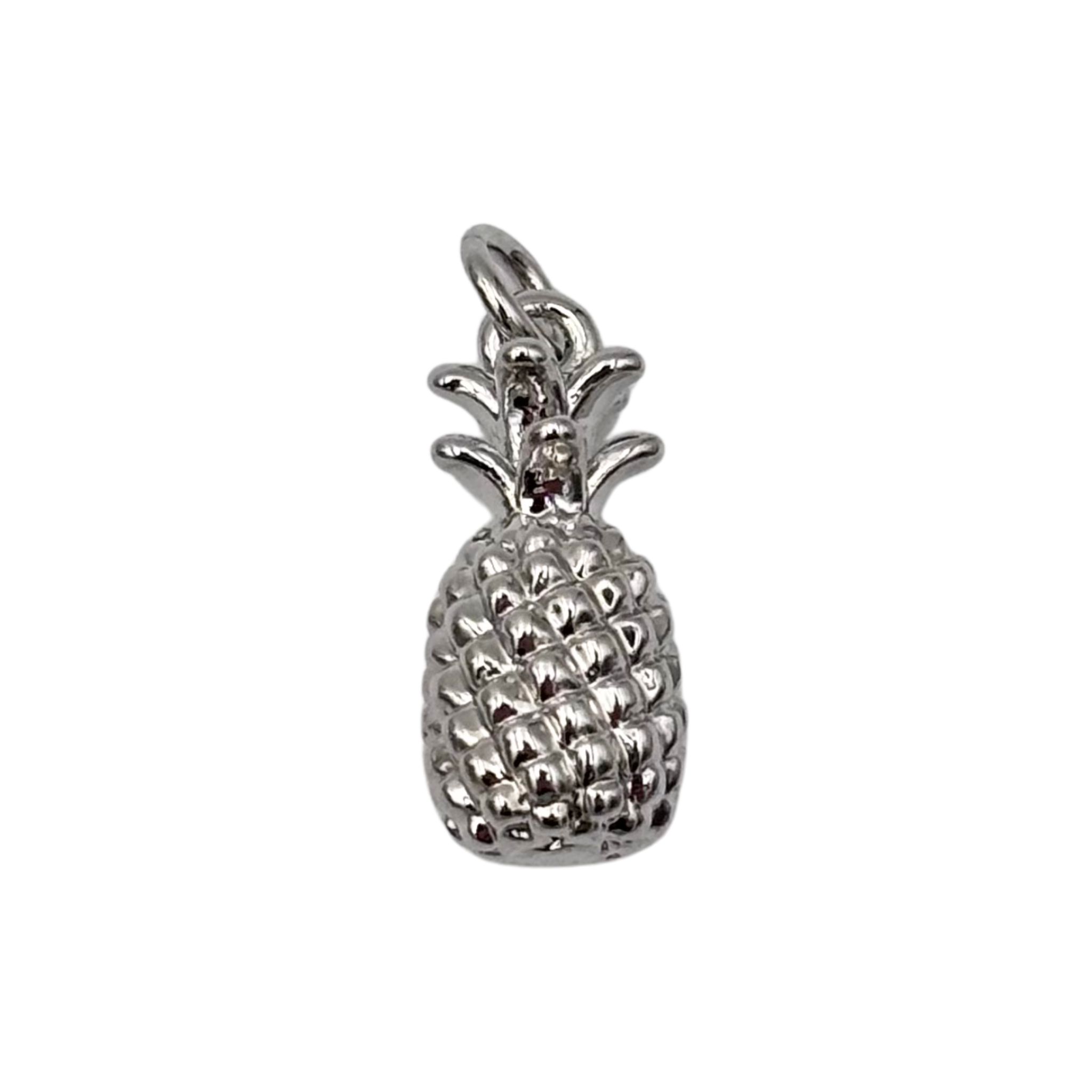 Silver 3D detailed pineapple by HOLST+LEE