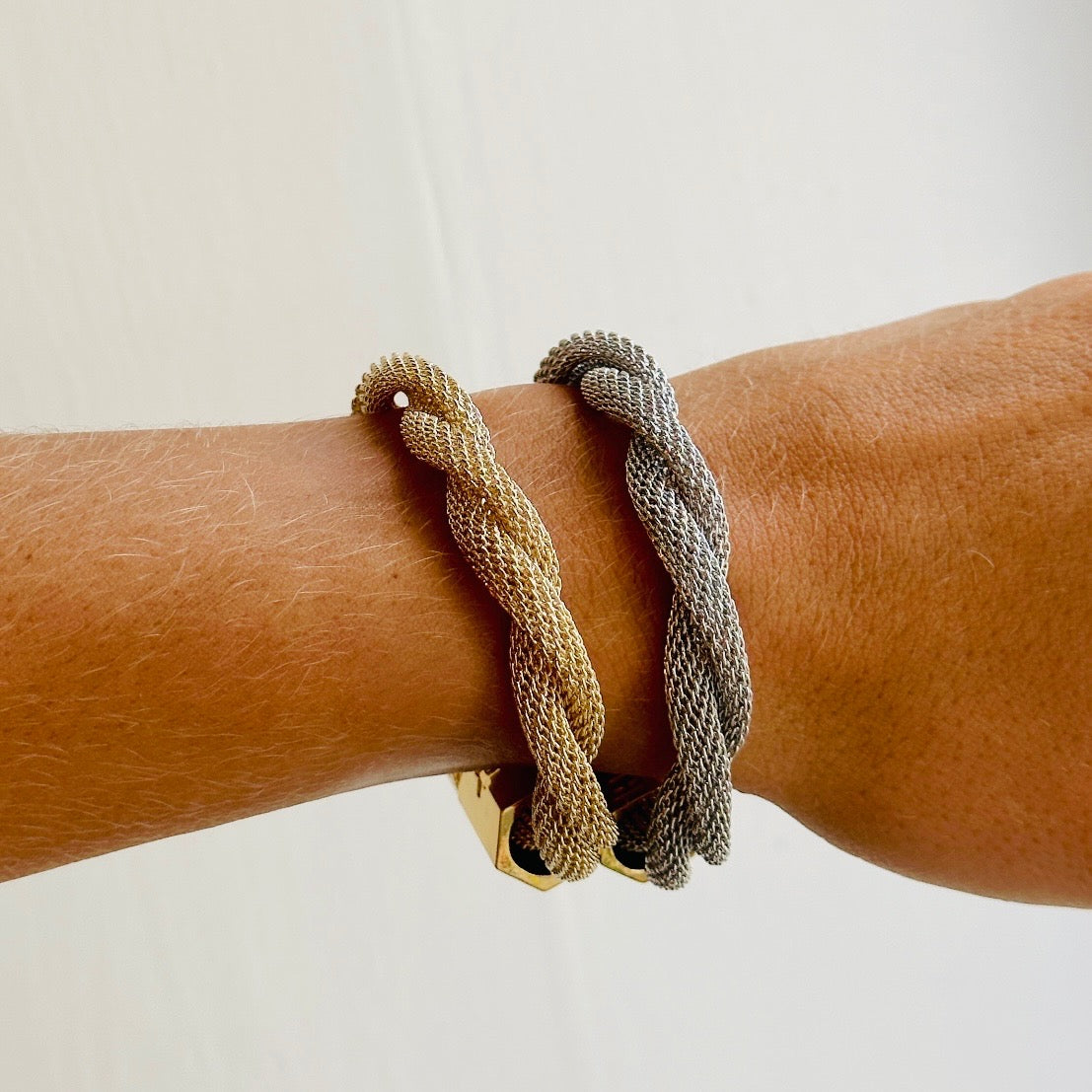 Twisted Mesh Silver Signature Magnetic Clasp on Model 