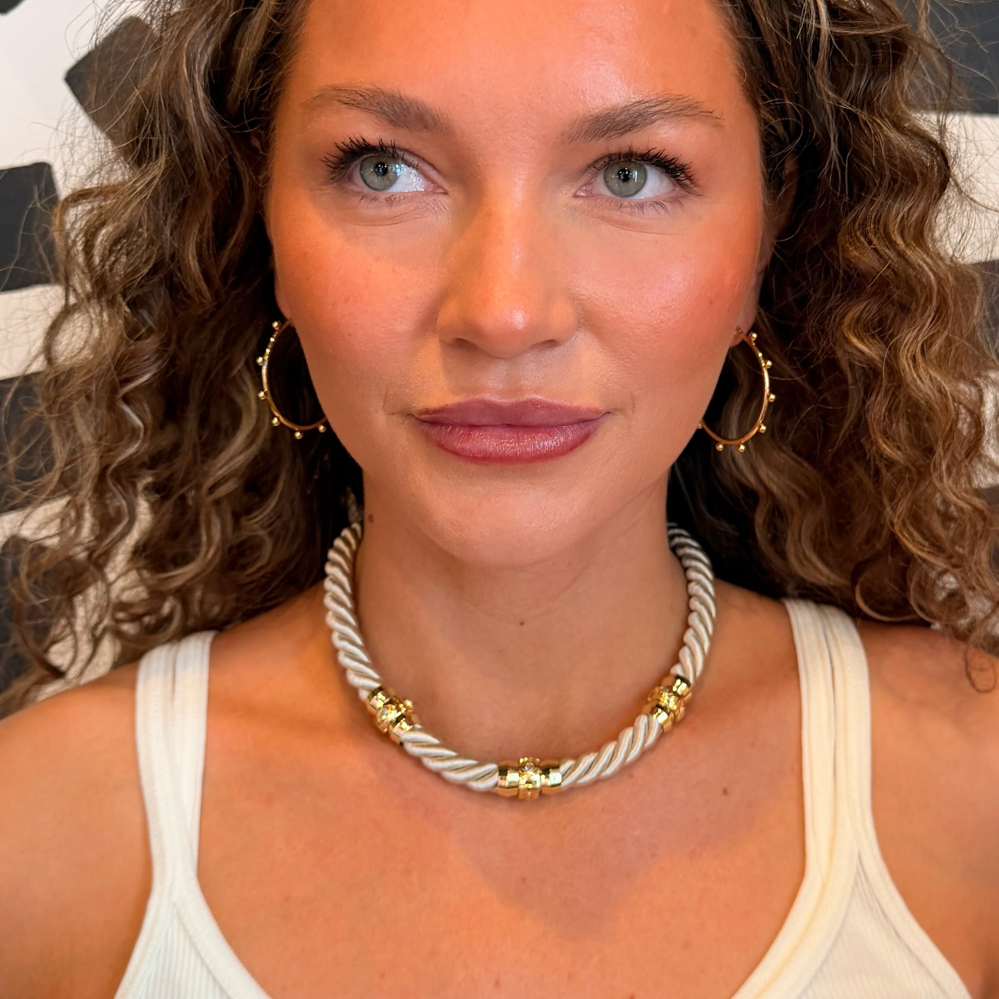 VenetianNecklaces-oyster - on model